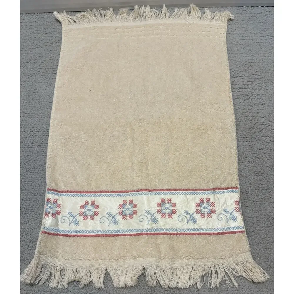 Fieldcrest Guest Fingertip Hand Towel Set of 2 Embroidere Blue Tan Fringe Floral